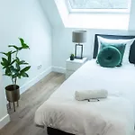 6-bed Aircon House Diaz 60m2, Many Bedrooms טילבורג
