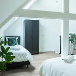 דירה 6-bed Aircon House Diaz 60m2, Many Bedrooms טילבורג
