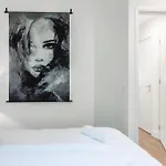6-bed Aircon House Diaz 60m2, Many Bedrooms טילבורג