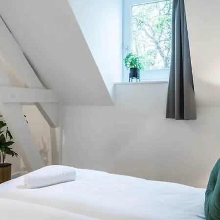 6-bed Aircon House Diaz 60m2, Many Bedrooms Apartament Tilburg