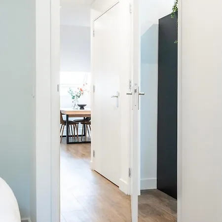 Appartement 6-bed Aircon House Diaz 60m2, Many Bedrooms
