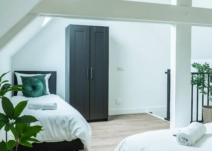 Appartamento 6-bed Aircon House Diaz 60m2, Many Bedrooms Tilburg