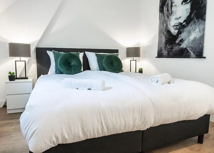 6-bed Aircon House Diaz 60m2, Many Bedrooms Tilburg