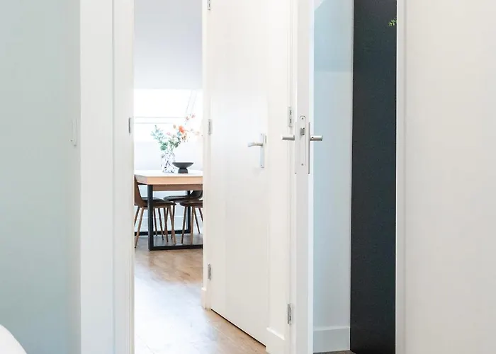 Apartman 6-bed Aircon House Diaz 60m2, Many Bedrooms