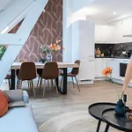 6-bed Aircon House Diaz 60m2, Many Bedrooms Tilburg