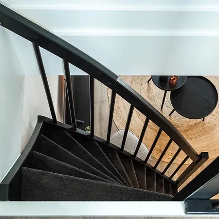 6-bed Aircon House Diaz 60m2, Many Bedrooms *