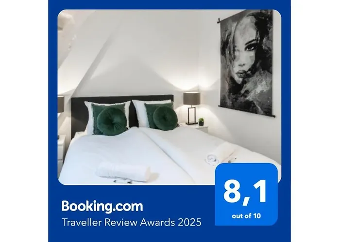 Apartment 6-bed Aircon House Diaz 60m2, Many Bedrooms *